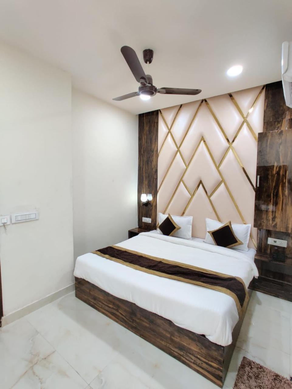 Hotel Gs Amritsar 200 Mtr From Golden Temple 외부 사진
